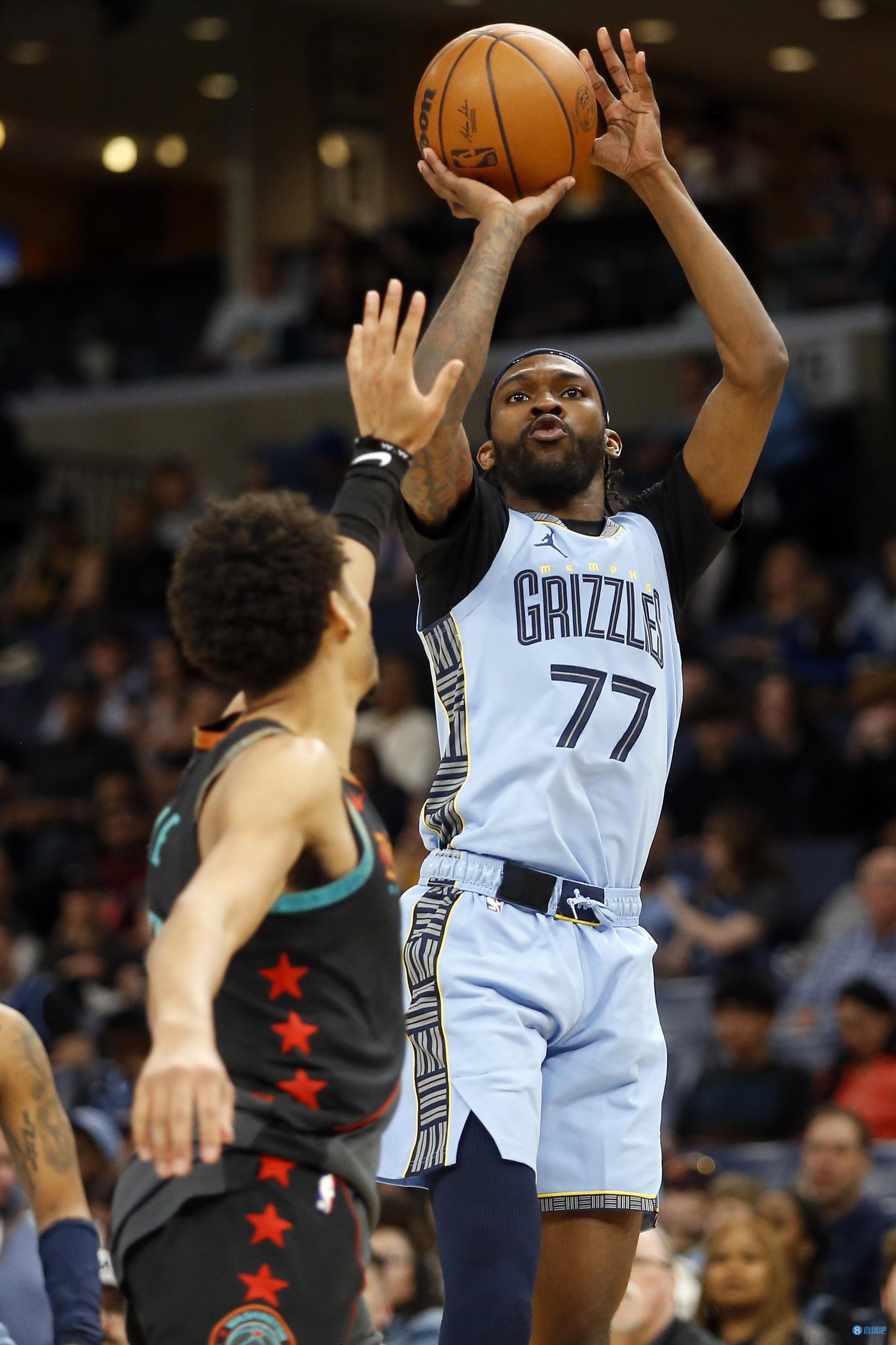 Woj：灰熊将和雅罗签第二份10天合同 同时计划10天合同签佩雷拉